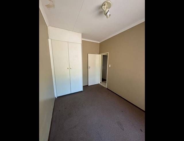 2 BEDROOM COMPLEX FOR SALE IN RUIMSIG